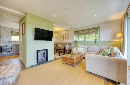 Dalmally Casa | New Build Lodge With Stunning Views of Loch Awe