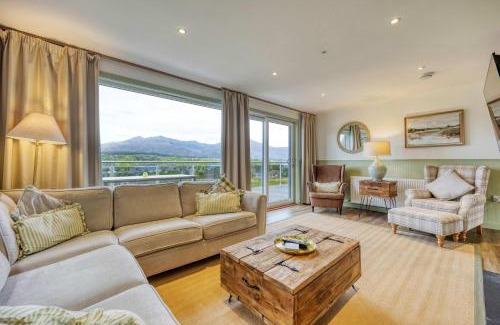 Dalmally Casa | New Build Lodge With Stunning Views of Loch Awe