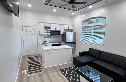 Lehi Apartamento | New Build Luxurious Modern Apartment With a Private Garage And a Covered Porch