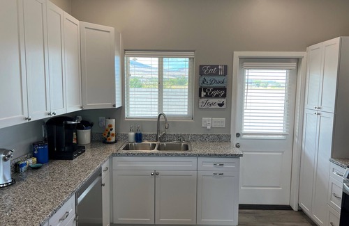 Flagstaff Cabaña | New Build! 🌻 Sunflower Cottage🌻 Perfect Summer Getaway! On 2 Acres!