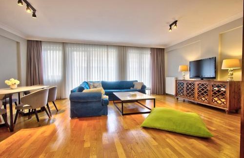 Cihangir Apartamento | New Build with Modern Amenities and Balcony