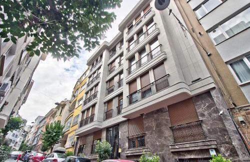 Cihangir Apartamento | New Build with Modern Amenities and Balcony