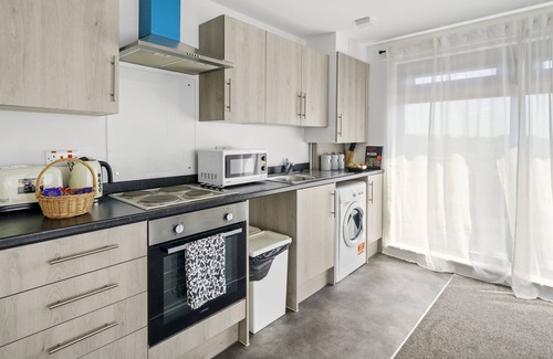 George Green Apartamento | New Building 2 Bed 2 Bath Minutes From Heathrow