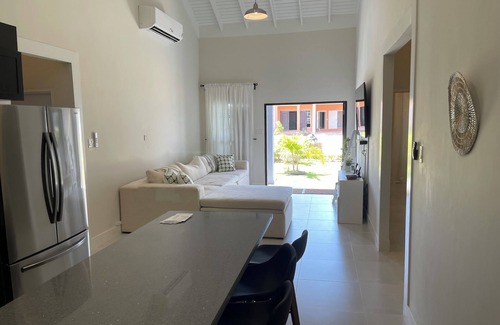 Boscobel Villa | New Built 3BR, 15 min to Ocho Rios, 10 min to Beach, 24HR Gated, Family Friendly
