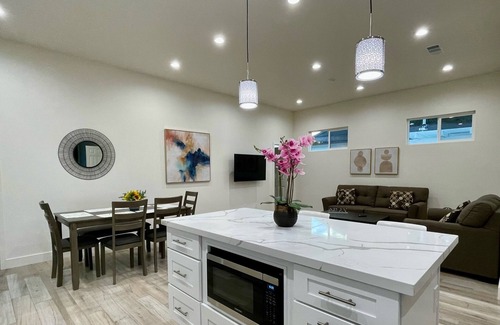 Tustin Casa | #New Built#3BR#Private Hm 🏠 ,Tustin, Irvine,Disney, Convention, Golf & Beaches!