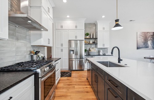 Charlotte Casa | New! Built! Duplex! In Clt! Perfect For Families! 3 Bedroom Duplex by Redawning