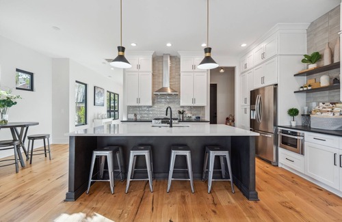 Charlotte Casa | New! Built! Duplex! In Clt! Perfect For Families! 3 Bedroom Duplex by Redawning