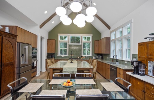 Shorewood-Tower Hills-Harbert Casa | New Built in 2024! 1/3 Mile 2 Beach AND Family Fun
