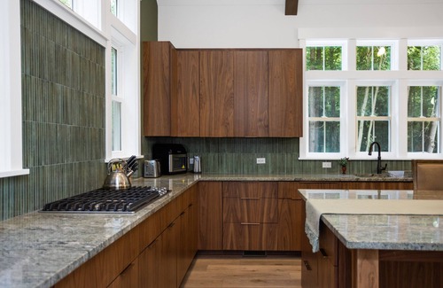Shorewood-Tower Hills-Harbert Casa | New Built in 2024! 1/3 Mile 2 Beach AND Family Fun