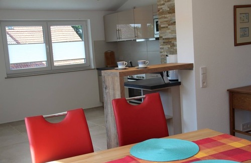 Uehlingen-Birkendorf Apartamento | NUEVA comodidad **** estrellas construido - apartamento con balcón