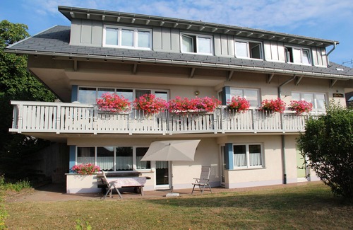 Uehlingen-Birkendorf Apartamento | NUEVA comodidad **** estrellas construido - apartamento con balcón