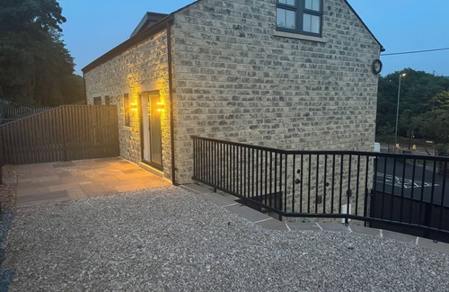Keighley Casa | New built semi detached house on canal
