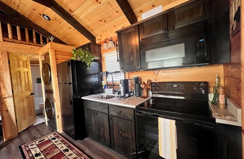 Peculiar Cabina | New Cabin for an Adventure
