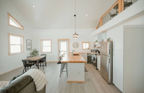 Como Cabina | New Cabin I Game Room I King Beds I Mountains
