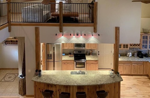 Sierra Pines Casa | NEW! Cabin in the pines w/kids game room , fire pit and BBQ!