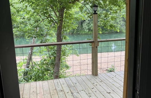 Eminence Cabina | New cabin located on the jacks fork river front.