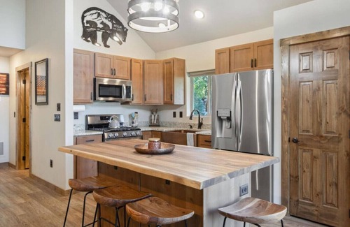 Meadow View Heights Cabina | NEW Cabin Near Southern Utah's Best National Parks