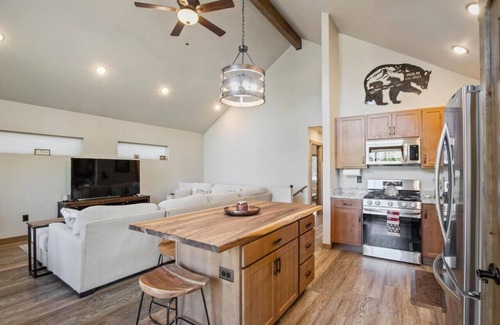 Meadow View Heights Cabina | NEW Cabin Near Southern Utah's Best National Parks