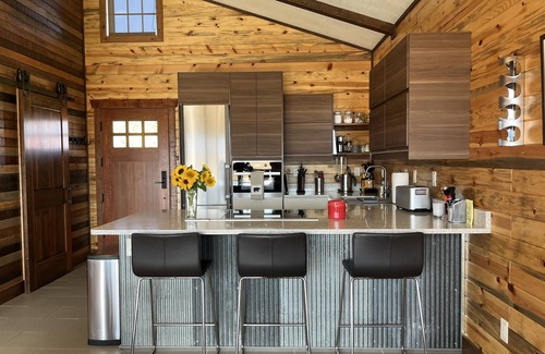 Somers Apartamento | New Cabin on a 300 acre farm with Spectacular views of Flathead Lake