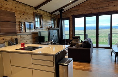 Somers Apartamento | New Cabin on a 300 acre farm with Spectacular views of Flathead Lake