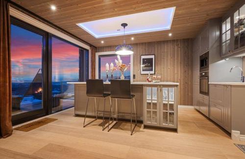 Rauland Casa | New cabin ski in out, fireplace & mountain view