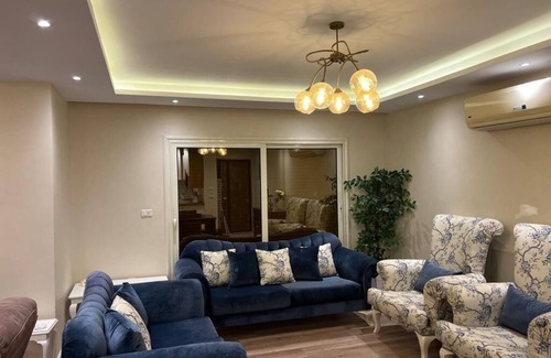 Ash-Shruq Apartamento | New Cairo Luxurious Apartment w/ Wide Garden View