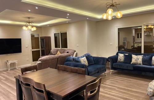 Ash-Shruq Apartamento | New Cairo Luxurious Apartment w/ Wide Garden View