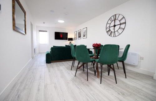 Rumney Apartamento | New Cardiff Bloc Exclusive Apartments By Prime Stays - Shops and Parking - Great for Groups and Families