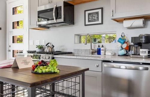 Dripping Springs Casa | New Casita in Deer Creek Area- Pets Welcome!