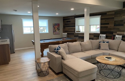 Necedah Casa | New Castle Rock Lakefront Getaway w hot tub and boat slip