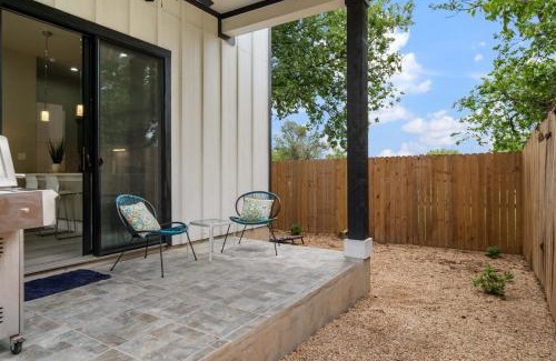 St. Johns Casa | New & Central 2BR Home with Patio
