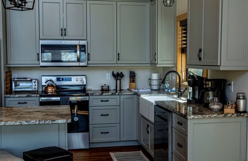 Spruce Pine Casa | New Chalet and the ultimate escape to nature!