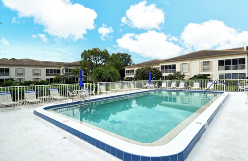 The Meadows Condominio | NEW! Charming 2/2 Condo Meadows Wedgewood Top Floor