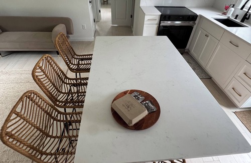 Green Harbor-Cedar Crest Casa | NEW!! Charming 2-bedroom house in Green Harbor Marshfield WALK TO BEACH