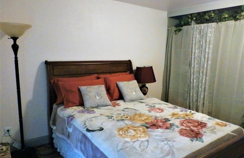Oakhurst Apartamento | NEW CHARMING 2 BEDROOMS UNIT CLOSE TO EVERYTHING