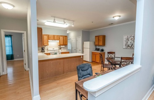 Cornelius Condominio | *New* Charming 2BR Lake Norman Condo near Charlotte