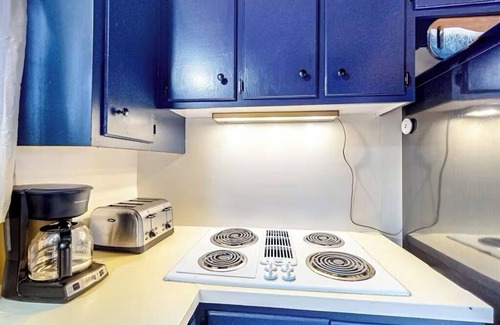 Whitefield Casa | NEW! Charming 3BD/1.5BA with mountain views, 2 fire places and a big deck