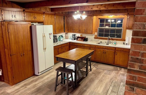 Sheboygan Casa | NEW! Charming 3BR/2BA Lake House in the Woods of the desirable Black River area