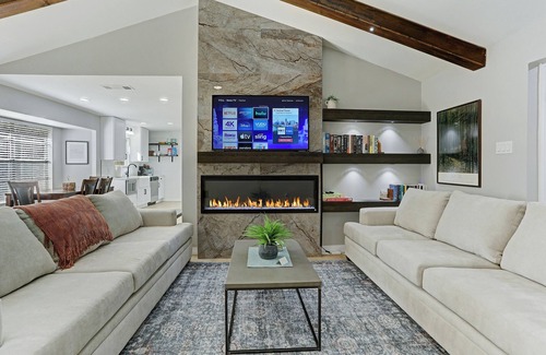 North Austin Civic Association Casa | NEW Charming 3BR 2BA w/Modern Fireplace by Domain @ Q2 Stadium