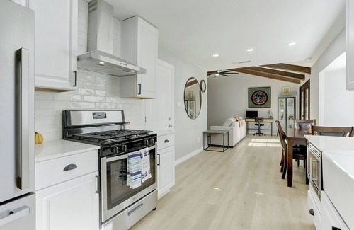 North Austin Civic Association Casa | NEW Charming 3BR 2BA w/Modern Fireplace by Domain @ Q2 Stadium