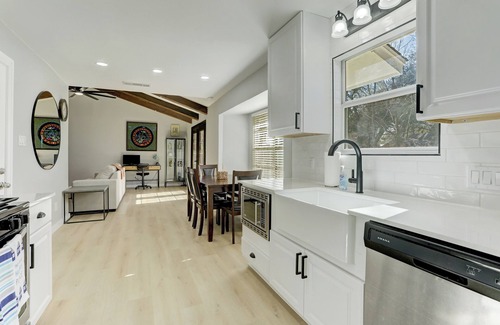 North Austin Civic Association Casa | NEW Charming 3BR 2BA w/Modern Fireplace by Domain @ Q2 Stadium