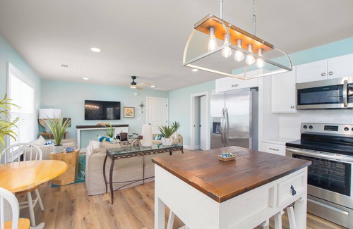 Demere Park Apartamento | NEW! Charming and quiet 1 bedroom apt. 0.6 miles from St. Simons Island Beach!