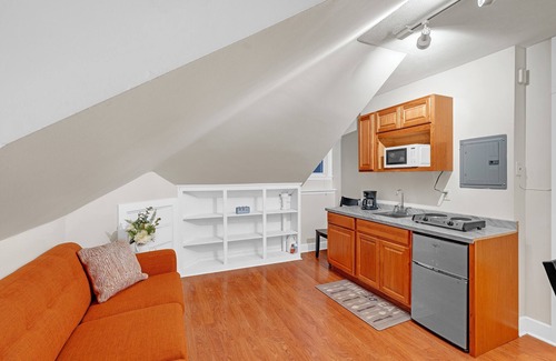 Waverly Condominio | NEW! Charming Belmont Condo Near Boston