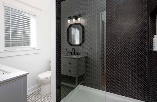 Clifton Apartamento | New! Charming City Walk Condo - King bed - DT!