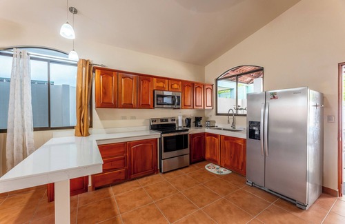 Esterillos Oeste Casa | New charming home in gated community + private pool