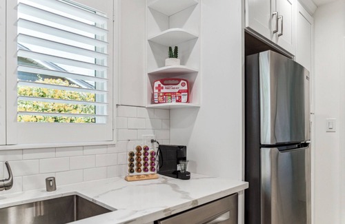 Castro Casa | NEW! Charming Oasis In Central Silicon Valley ~4beds~ beautiful backyard~