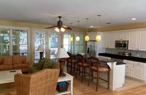 Melrose on the Beach Cabaña | NEW!! CHARMING SEA'S THE DAY COTTAGE