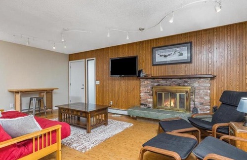 Northeast Anchorage Apartamento | NEW! Charming Stay in Anchorage