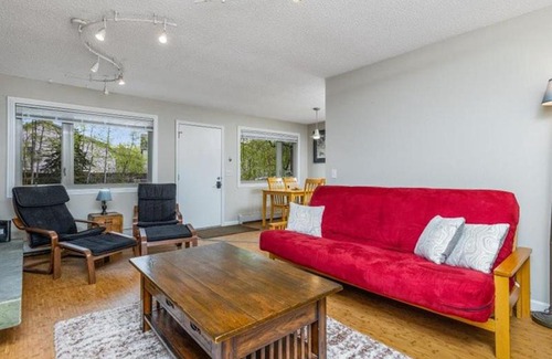 Northeast Anchorage Apartamento | NEW! Charming Stay in Anchorage