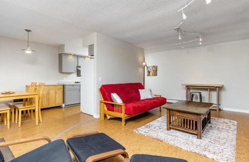 Northeast Anchorage Apartamento | NEW! Charming Stay in Anchorage